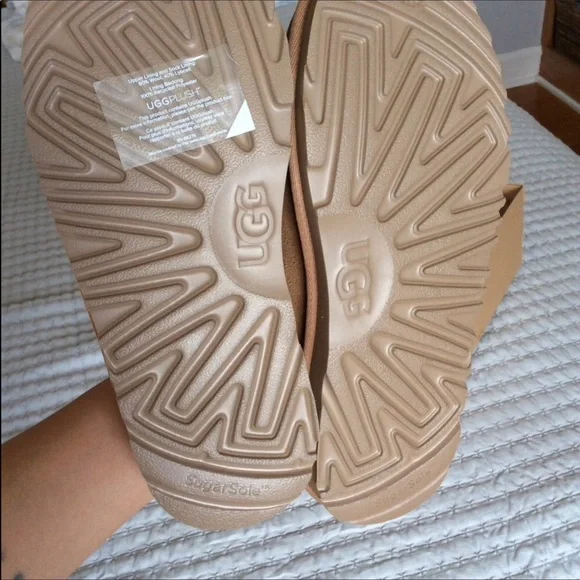 UGG TASMAN shoes - Picture 3 of 3